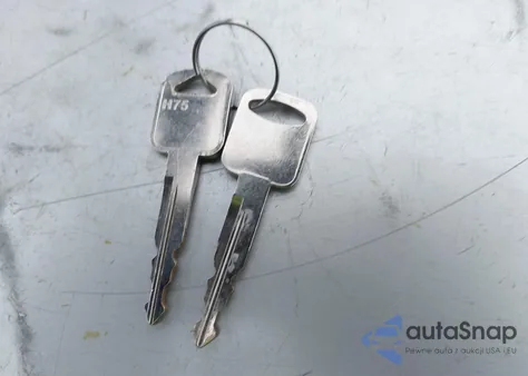 2011 Ford E-350 Super Duty Xl z USA, uszkodzony, nr VIN 1FBSS3BL7BDB31423